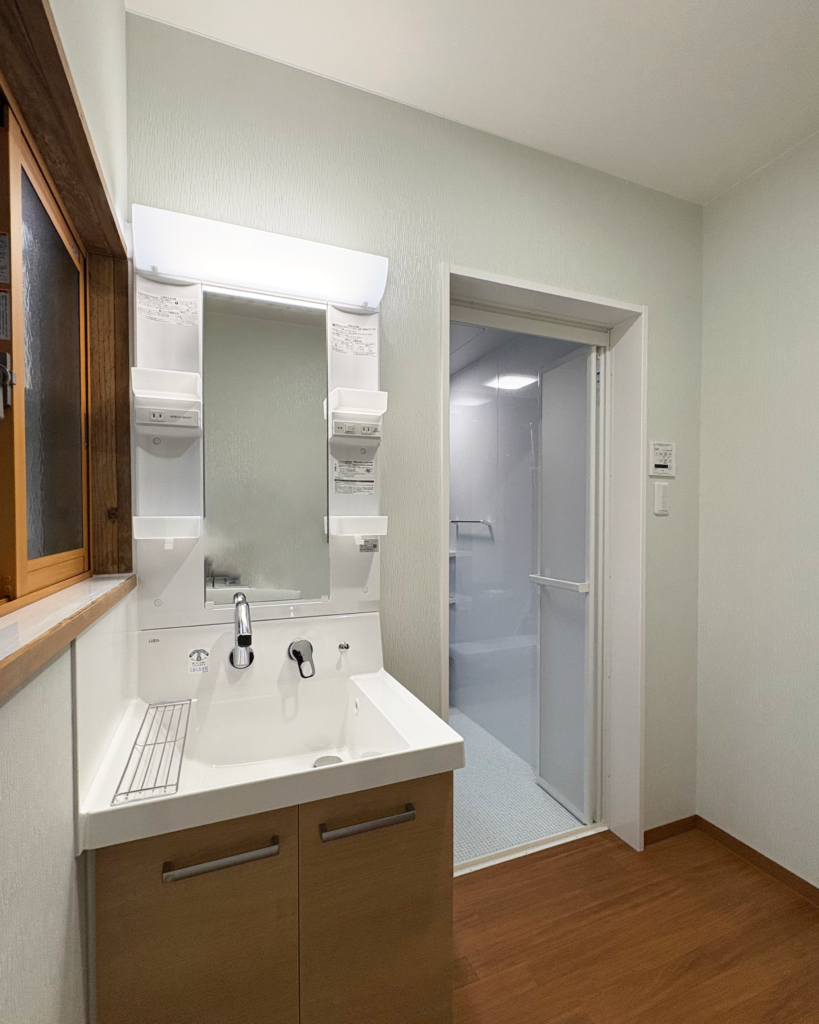 大野市　洗面化粧台交換　～脱衣所リフォームと一緒に～